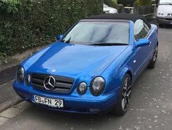 Blau Gebraucht 1999 Mercedes CLK230 Elegance Cabrio | 6.999 € (Teuer)
