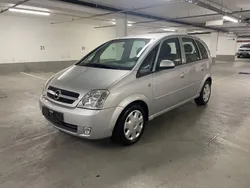 Silber Gebraucht 2005 Opel Meriva Edition Van / Kleinbus | 4.450 € (Etwas zu teuer)
