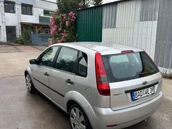 Grau Gebraucht 2003 Ford Fiesta Trend Kleinwagen | 1.300 € (Guter Preis)