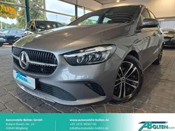 Grau Gebraucht 2024 Mercedes B200 Van / Kleinbus | 31.890 € (Fairer Preis)