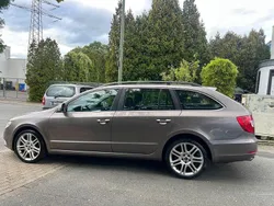Violett Gebraucht 2011 Skoda Superb Ambition Kombi | 5.800 € (Fairer Preis)