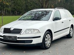 Weiß Gebraucht 2008 Skoda Octavia Kombi | 1.950 € (Fairer Preis)