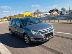Grau Gebraucht 2007 Opel Astra Kombi | 2.700 € (Etwas zu teuer)