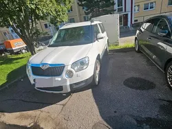 Weiß Gebraucht 2009 Skoda Yeti SUV | 6.500 € (Teuer)