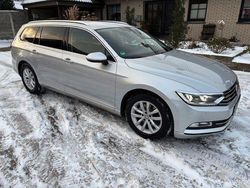 Silber Gebraucht 2016 VW Passat Comfortline Kombi | 8.500 € (Fairer Preis)