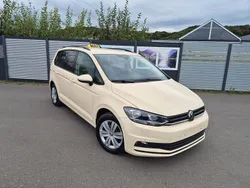 Gelb Gebraucht 2023 VW Touran Van / Kleinbus | 28.999 € (Guter Preis)