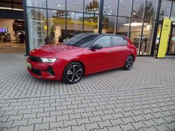 Lackierung peperoncino red Gebraucht 2024 Opel Astra Limousine | 28.900 € (Superpreis)