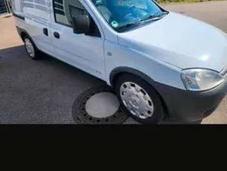 Weiß Gebraucht 2008 Opel Combo Van / Kleinbus | 3.200 € (Etwas zu teuer)