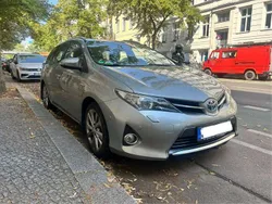 Silber Gebraucht 2014 Toyota Auris Hybrid Kombi | 6.500 € (Guter Preis)