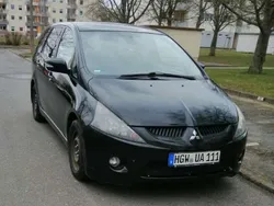 Schwarz Gebraucht 2004 Mitsubishi Grandis Van / Kleinbus | 2.800 € (Fairer Preis)