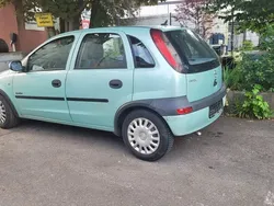 Grün Gebraucht 2001 Opel Corsa Limousine | 2.500 € (Teuer)
