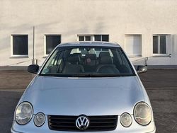 Grau Gebraucht 2004 VW Polo Kleinwagen | 1.800 € (Etwas zu teuer)