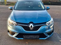 Blau Gebraucht 2017 Renault Mégane GrandTour Life Kombi | 10.500 € (Fairer Preis)