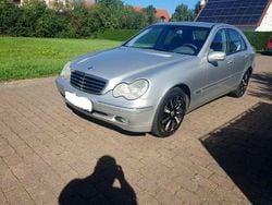 Grau Gebraucht 2002 Mercedes C200 Elegance Limousine | 4.700 € (Fairer Preis)