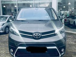 Grau Gebraucht 2020 Toyota Proace Verso Executive Kombi | 35.000 € (Teuer)