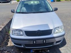 Silber Gebraucht 2001 VW Polo Kleinwagen | 500 € (Guter Preis)