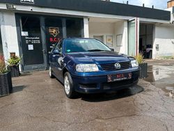 Blau Gebraucht 2000 VW Polo Kleinwagen | 2.390 € (Teuer)
