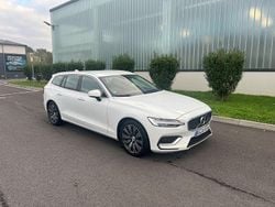 Weiß Gebraucht 2019 Volvo V60 Inscription Kombi | 22.400 € (Fairer Preis)