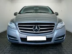 Silber Gebraucht 2011 Mercedes R300 Van / Kleinbus | 18.990 €