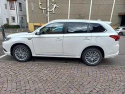 Gebraucht 2020 Mitsubishi Outlander P-HEV SUV | 25.600 €