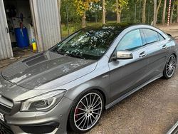Grau Gebraucht 2016 Mercedes CLA45 AMG AMG Limousine | 23.600 € (Fairer Preis)
