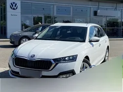 Weiss Gebraucht 2021 Skoda Octavia First Edition Kombi | 25.949 € (Superpreis)