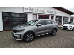 Grau Gebraucht 2021 Kia Sorento Vision SUV | 39.450 € (Etwas zu teuer)