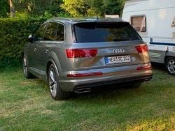 Grau Gebraucht 2017 Audi Q7 Ambiente SUV | 37.500 € (Fairer Preis)