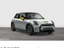Weiß Gebraucht 2022 Mini Cooper SE Classic Kleinwagen | 19.890 € (Guter Preis)
