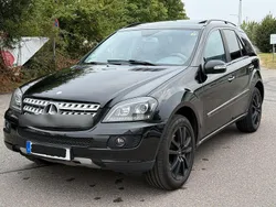 Schwarz Gebraucht 2006 Mercedes ML320 SUV | 7.490 €
