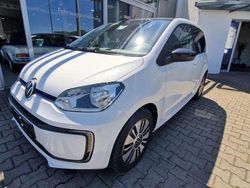 Weiss Gebraucht 2021 VW e-up! Style Kleinwagen | 16.599 € (Teuer)