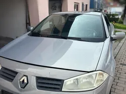 Grau Gebraucht 2004 Renault Mégane Cabriolet Cabrio | 1.600 € (Fairer Preis)