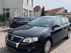 Schwarz Gebraucht 2010 VW Passat Trendline Kombi | 2.900 €