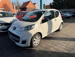 Weiß Gebraucht 2009 Peugeot 107 Kleinwagen | 1.950 € (Fairer Preis)