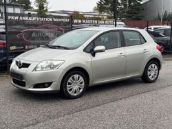 Silber Gebraucht 2007 Toyota Auris Luna Limousine | 5.950 € (Etwas zu teuer)