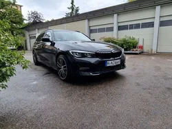 Schwarz Gebraucht 2022 BMW 318 Performance Kombi | 19.990 € (Superpreis)