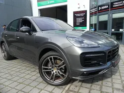 Quarzitgrau (metallic) Gebraucht 2022 Porsche Cayenne SUV | 75.800 € (Fairer Preis)