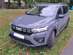 Grau Gebraucht 2023 Dacia Jogger Van / Kleinbus | 19.500 € (Fairer Preis)