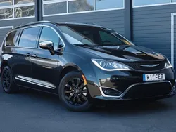 Schwarz Gebraucht 2020 Chrysler Pacifica Limited SUV | 27.950 €