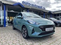 Mangrove green / mic Gebraucht 2024 Hyundai i10 Kleinwagen | 14.990 € (Fairer Preis)