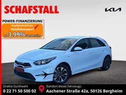 Weiss (casa white ) Gebraucht 2024 Kia Ceed Limousine | 18.879 € (Superpreis)