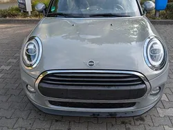Grau Gebraucht 2018 Mini ONE Kleinwagen | 15.900 € (Etwas zu teuer)