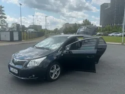 Schwarz Gebraucht 2011 Toyota Avensis Executive Kombi | 3.790 € (Fairer Preis)