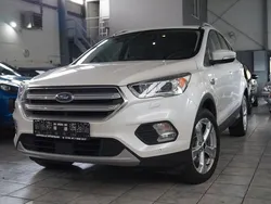 Weiß Gebraucht 2017 Ford Kuga Titanium SUV | 13.790 € (Guter Preis)