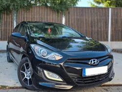Schwarz Gebraucht 2012 Hyundai i30 Style Limousine | 6.300 € (Etwas zu teuer)