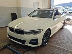 Alpinweiss iii Gebraucht 2021 BMW 330e M Sport Kombi | 27.980 € (Guter Preis)