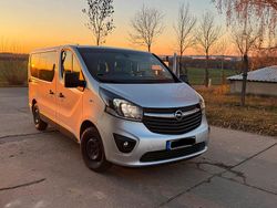 Silber Gebraucht 2018 Opel Vivaro Van | 22.999 €