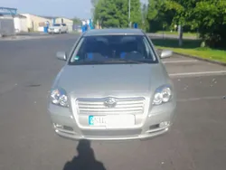 Silber Gebraucht 2004 Toyota Avensis Limousine | 5.900 €