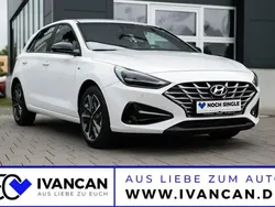 Atlas white Gebraucht 2024 Hyundai i30 Advantage Limousine | 22.690 € (Fairer Preis)