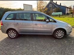 Grau Gebraucht 2005 Opel Zafira Limousine | 2.000 € (Guter Preis)